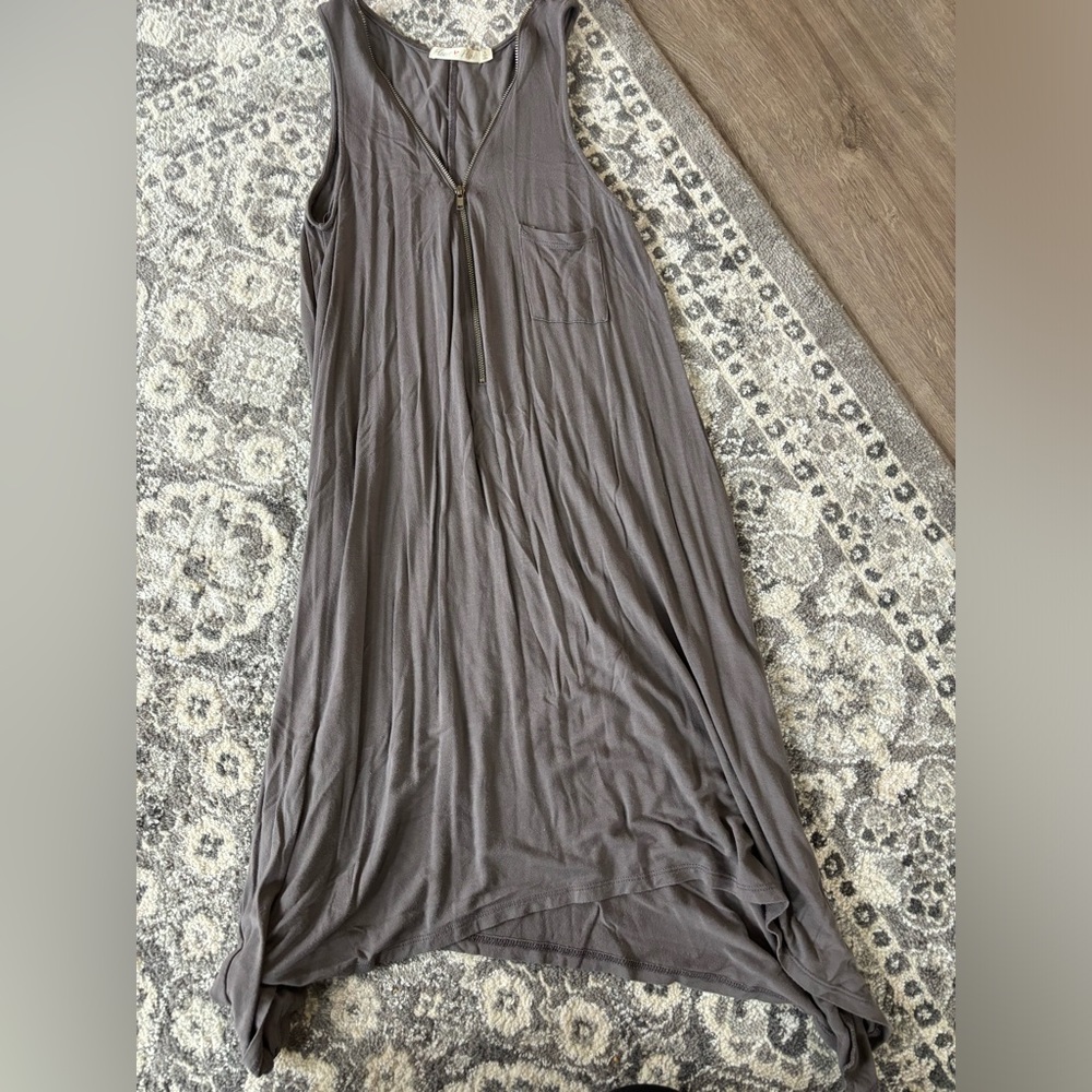 Heart hips grey flowy dress